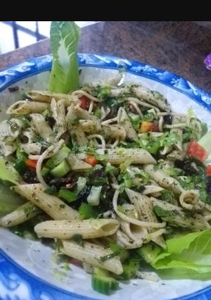 صورة لوصفة سلطة الباستا الملونة 🍅🥒