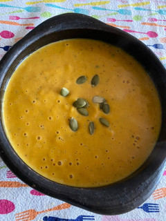 Una foto de Crema de zapallo y menta