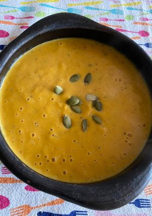 Una foto de Crema de zapallo y menta