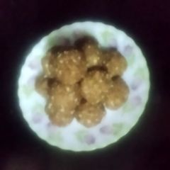 A picture of Gond ke Laddu.