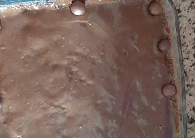 Recipe of Quick Eggless cake with truffle sauce