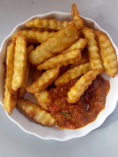 Sweet potato chips nd sauce ainihin hoton girkin