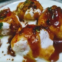 A picture of Moong dahi pakori.