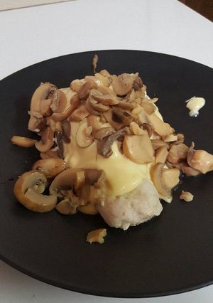 A picture of Chicken & Mushrooms.
