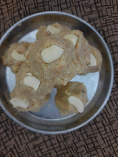 અડદિયા (Adadiya Recipe In Gujarati) રેસીપી મુખ્ય ફોટો