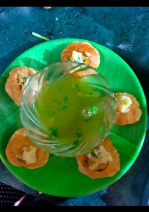 A picture of Pani puri.