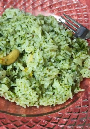 मेथी पुलाव (Methi pulav recipe in marathi) रेसिपी चे मुख्य फोटो 