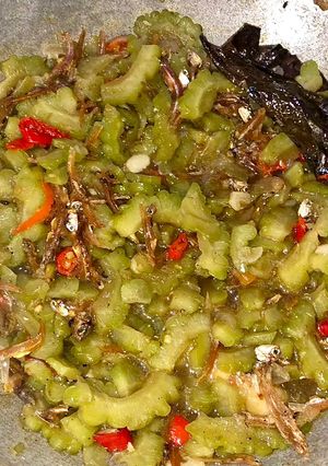 Foto resep Tumis Pare dan Ikan Teri