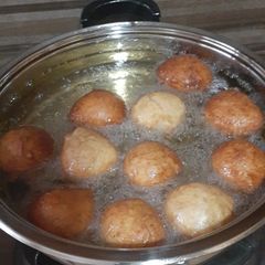 A picture of Mandasi (Fried Bread).