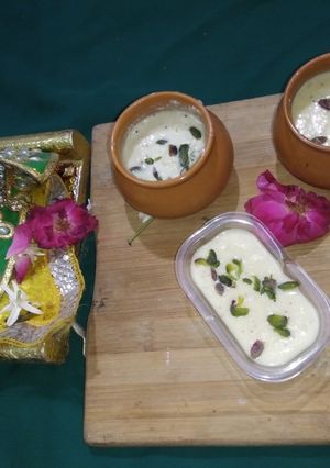 वृंदावन की रबड़ी रेसिपी (vrindavan ki rabri recipe in Hindi) रेसिपी मुख्य फोटो