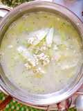 Canh bầu nấu hến