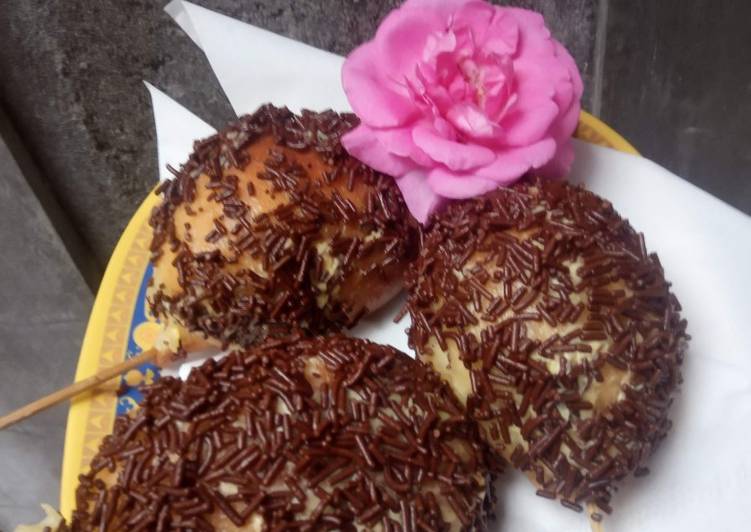 Drumstick Doughnuts (Donat Paha Ayam)