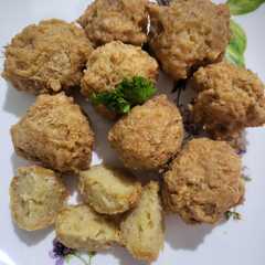 A picture of Bakso Goreng Ayam (halal).