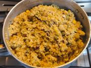 Una foto de couscous con zucchini
