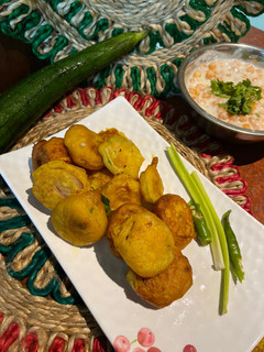 ગલકા ના ભજીયા (Galka Bhajiya Recipe In Gujarati) રેસીપી મુખ્ય ફોટો