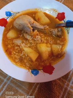 Una foto de 🔥🍗Guiso de Arroz con Pollo🍗🔥