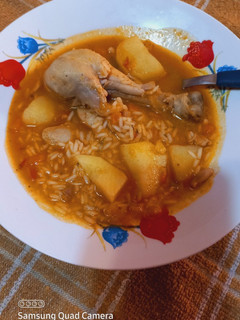 Una foto de 🔥🍗Guiso de Arroz con Pollo🍗🔥
