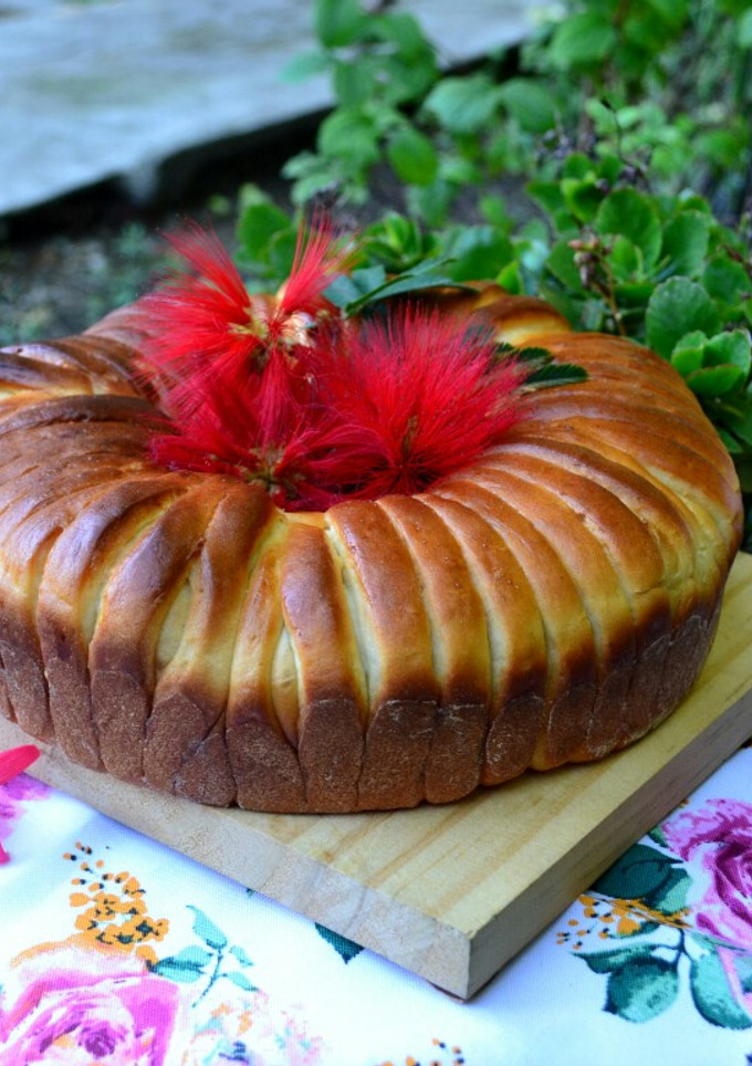 Una foto de Pan "ovillo de lana" relleno con membrillo, pasas de uva y maní💜