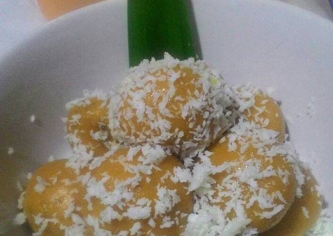 Standar Cara mudah memasak Klepon ubi kuning yang menggugah selera