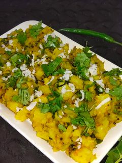 बटाट्याची भाजी(कांदा लसुण विरहित) (batatyachi bhaji recipe in marathi) रेसिपी चे मुख्य फोटो