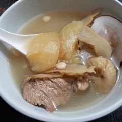 Moisturizing Chinese Apple Yuzhu Figs Soup 蘋果海底椰玉竹無花果湯 A picture of Moisturizing Chinese Apple Yuzhu Figs Soup 蘋果海底椰玉竹無花果湯.