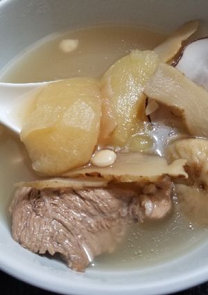 A picture of Moisturizing Chinese Apple Yuzhu Figs Soup 蘋果海底椰玉竹無花果湯.