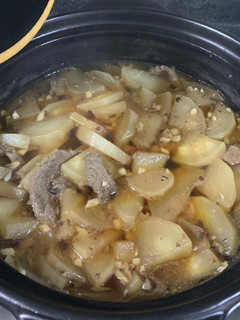 A picture of Beef and White Daikon Radish.
