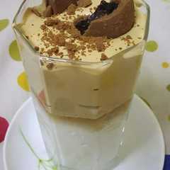A picture of ডালগোনা কোল্ড কফি (dalgona cold coffee recipe in Bengali).