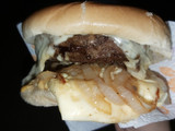 Hamburguesa con cebolla con panela