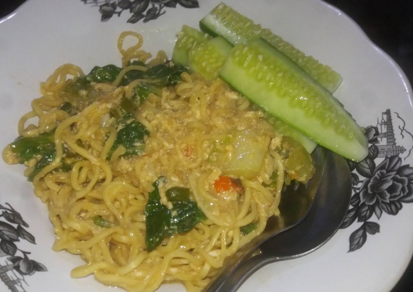 Mie Nyemek ala Suami