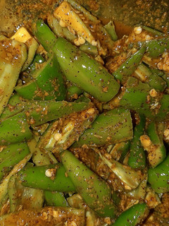 हरी मिर्च का अचार (Hari Mirch ka achar recipe in Hindi) रेसिपी मुख्य फोटो