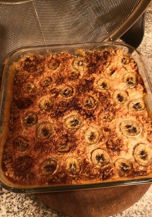 Una foto de Tarta de maicena, dulce de leche, coco y banana