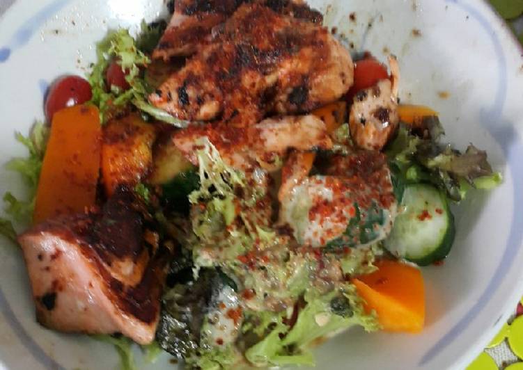 Salmon teriyaki dengan Salad dengan Kwipi wijen