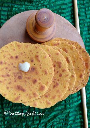 A picture of Mungdal Khakhra.