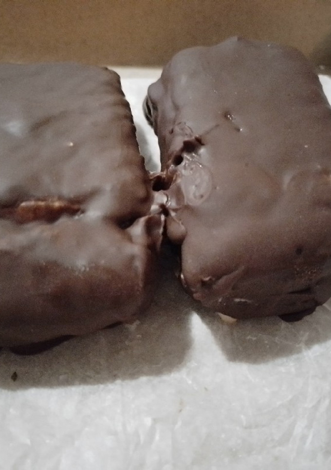 Una foto de Alfajores helados