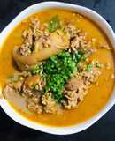 Giò heo hầm chuối chát (chuối hột khi còn non)