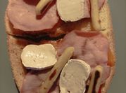 Une photo de bruschetta bacon