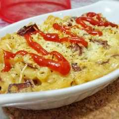 A picture of Macaroni & Cheese (Mac n Cheese) with Smoked Beef.