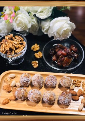 A picture of Healthy Dates and Coconut Ladoo.