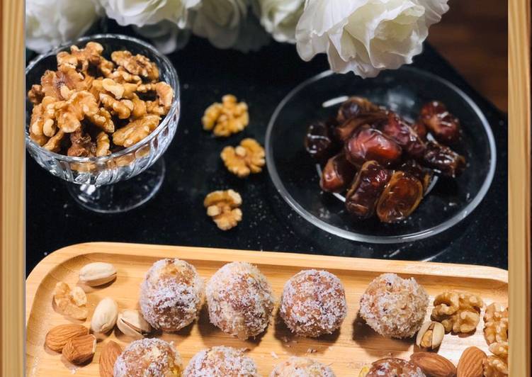 Healthy Dates and Coconut Ladoo