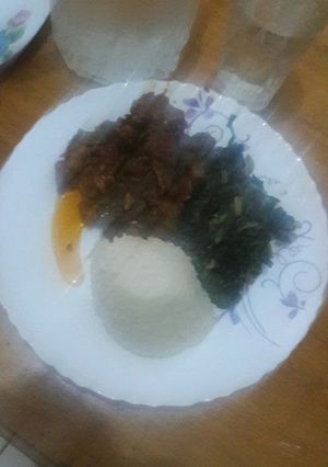 A picture of Wet fry beef, Spinach in coconut cream and ugali.