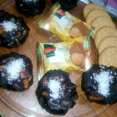 A picture of Chocolate biscuit cup cake.