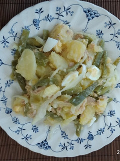 Una foto de Ensaladilla de judías verdes y patatas
