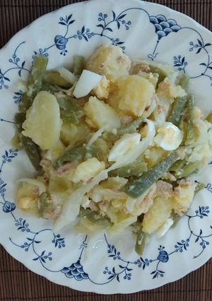 Una foto de Ensaladilla de judías verdes y patatas
