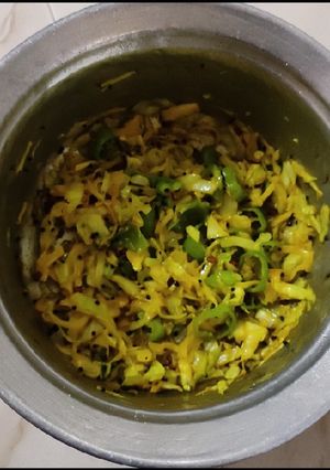 કોબી મરચાં નો સંભારો (Kobi Marcha Sambharo Recipe In Gujarati) રેસીપી મુખ્ય ફોટો