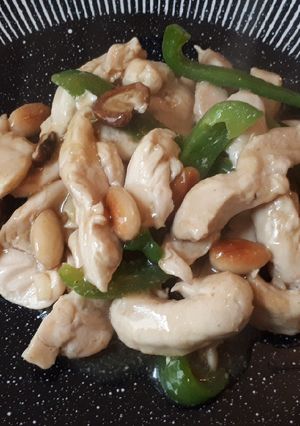 Una foto de Pollo con almendras estilo chino
