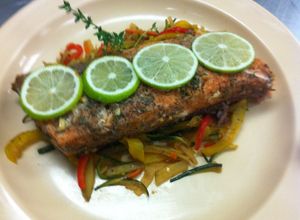 Una foto de Salmon en Costra de Tomillo.