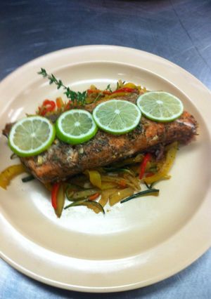 Una foto de Salmon en Costra de Tomillo.
