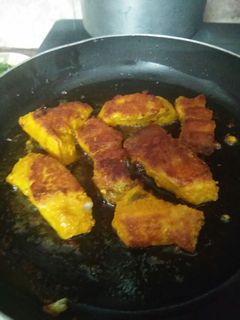 अमृतसरी तवा फिश फ्राई (Amritsari Tawa fish fry recipe in Hindi) रेसिपी मुख्य फोटो
