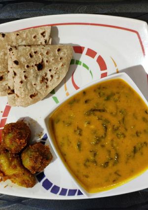 पालक दाल (Palak dal recipe in Hindi) रेसिपी मुख्य फोटो